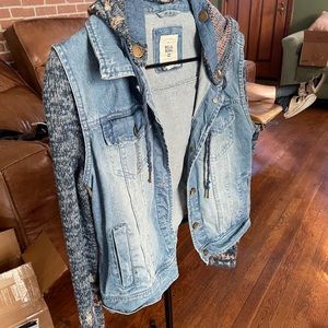 Billabong Jean Jacket Size M